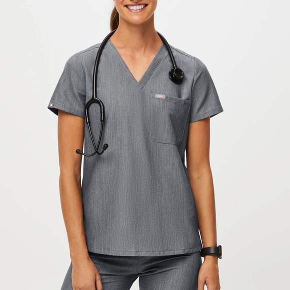 Figs Tops - FIGS Catarina One-Pocket Scrub Top in Graphite